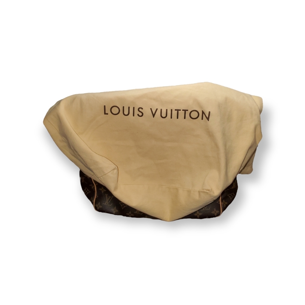 *SOLD* LOUIS VUITTONBatignolles Vertical Monogram Canvas Shoulder Bag - Picture 2 of 13